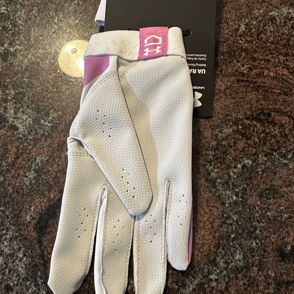 NWT Women’s Under Armour Radar Batting Gloves - Picture 4 of 7